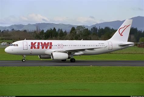kiwi airlines.